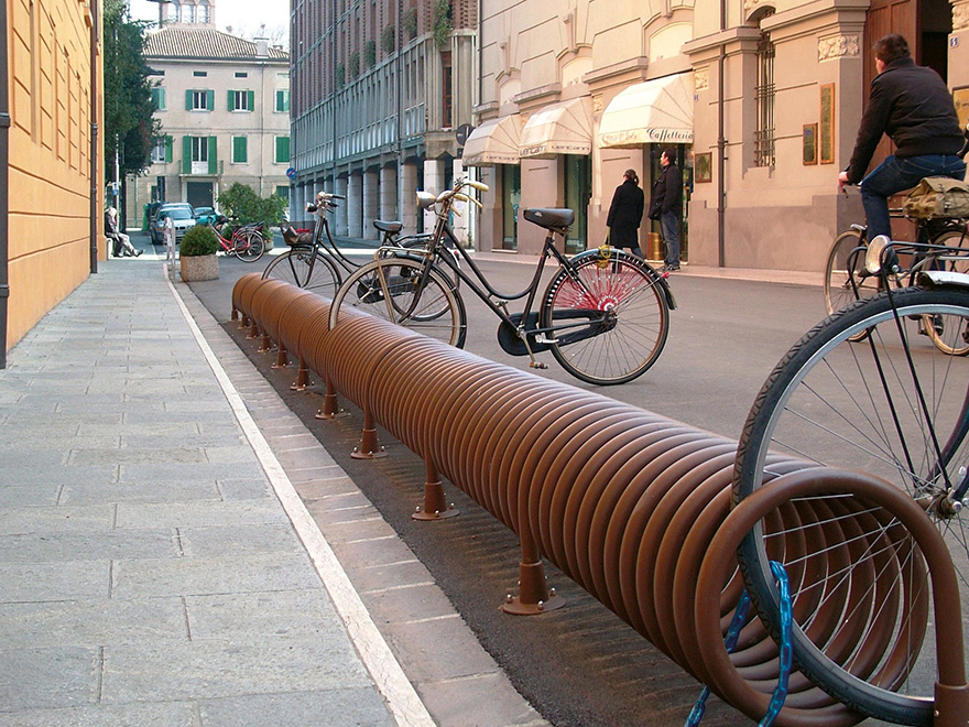 Supports vélos et trottinettes